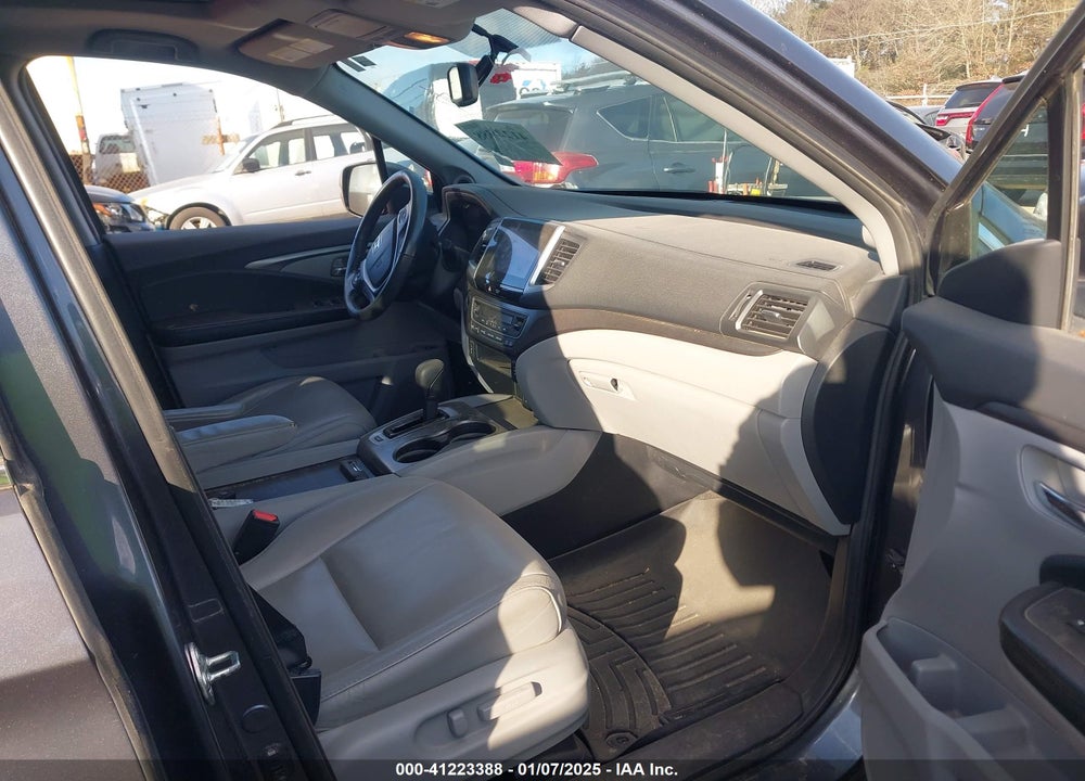2017 HONDA PILOT EX-L VIN: 5FNYF6H52HB014712