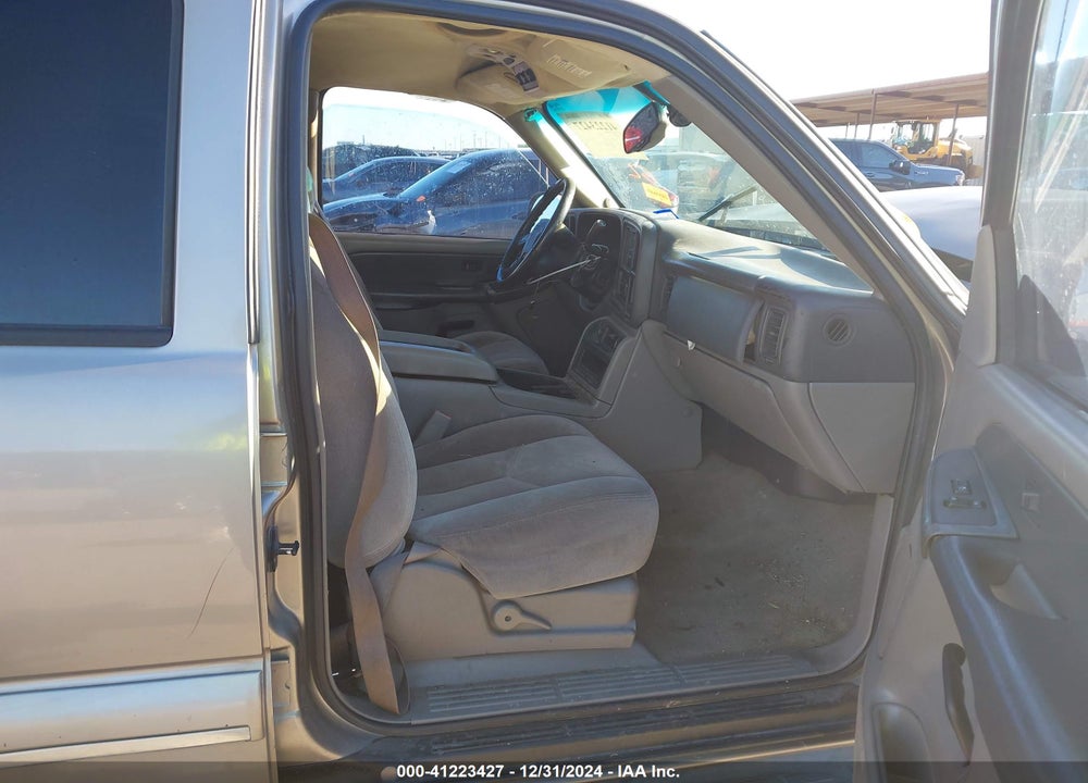 2003 CHEVROLET TAHOE LS VIN: 1GNEC13T23J336750