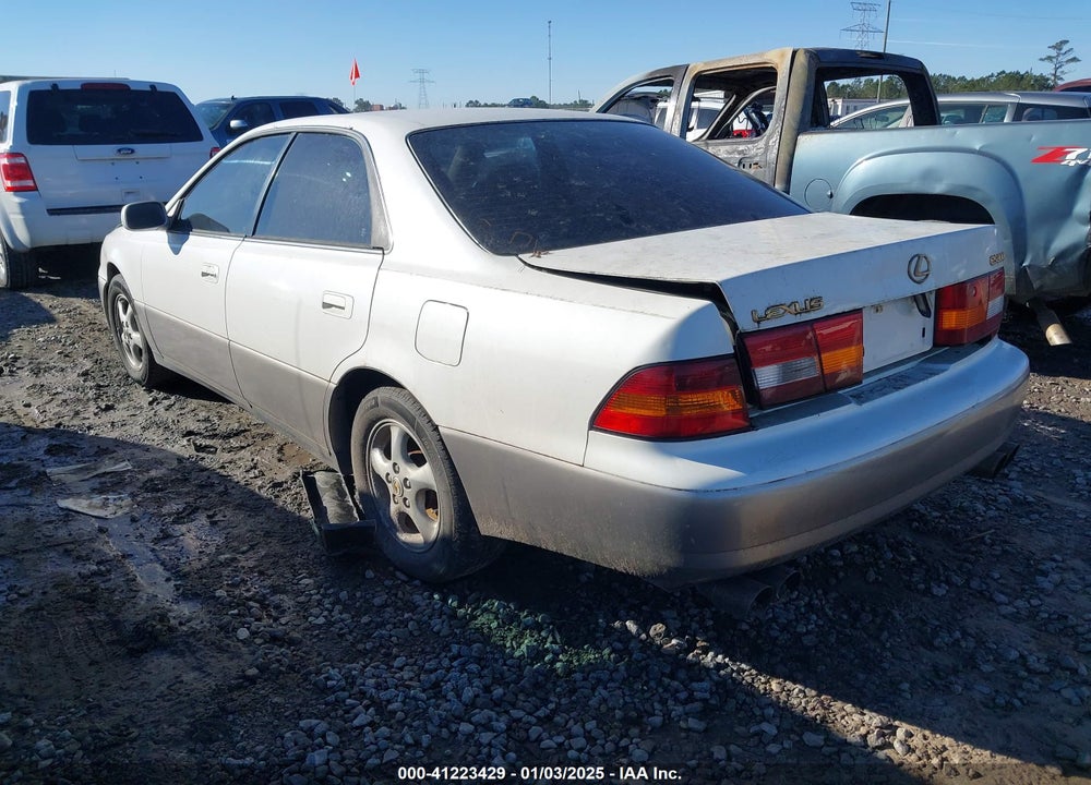 1998 LEXUS ES 300 VIN: JT8BF28G1W5045429