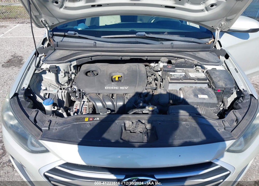 2017 HYUNDAI ELANTRA VIN: 5NPD74LF0HH125616