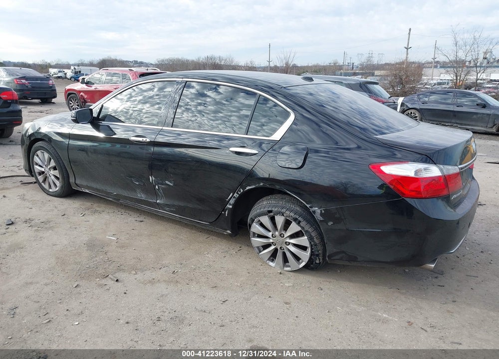 2015 HONDA ACCORD VIN: 1HGCR3F83FA006767