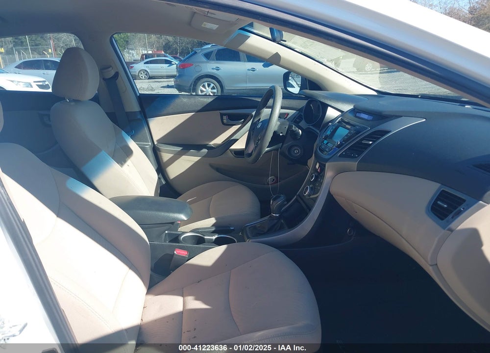 2015 HYUNDAI ELANTRA SE VIN: 5NPDH4AE1FH607127
