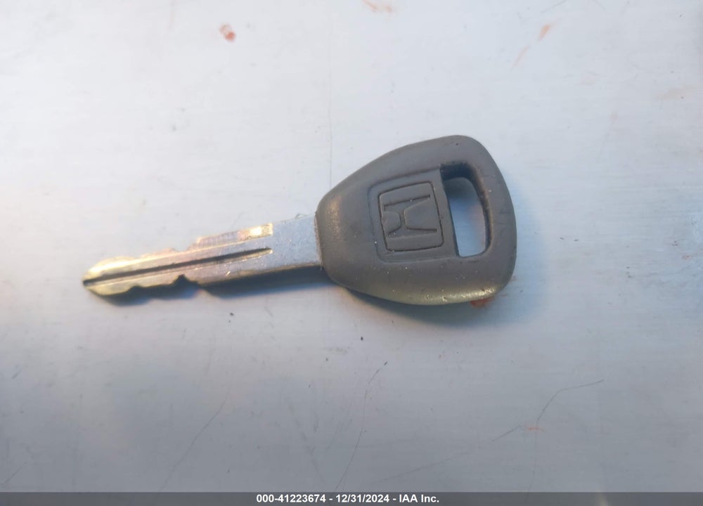 2002 HONDA CIVIC LX VIN: 1HGES15592L022463