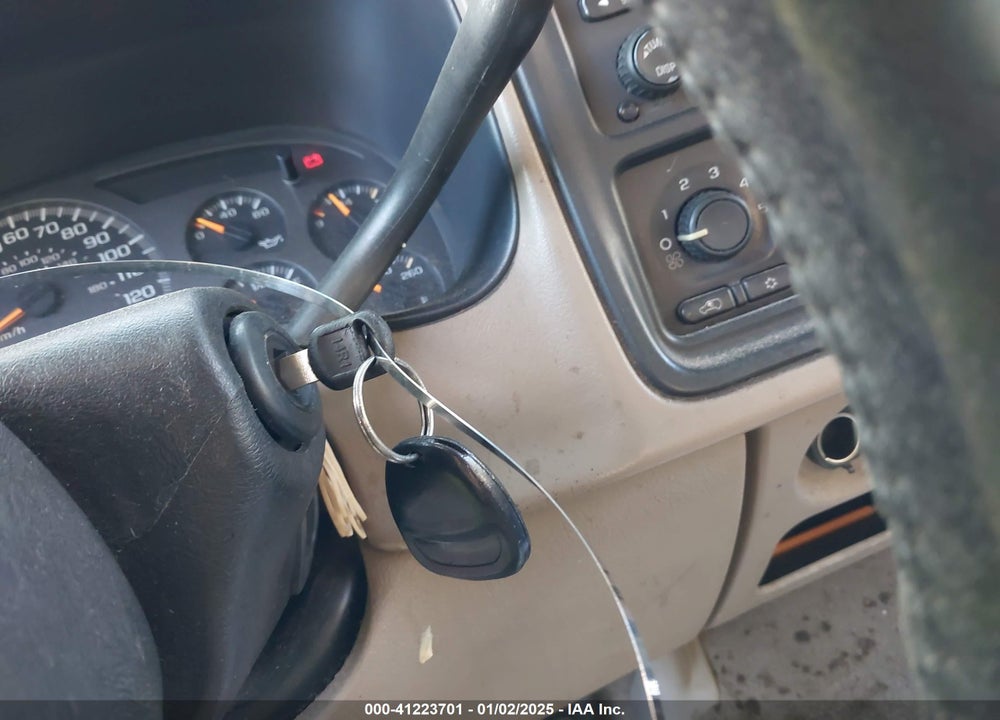 2003 CHEVROLET SILVERADO 1500 LS VIN: 2GCEK19T031274312