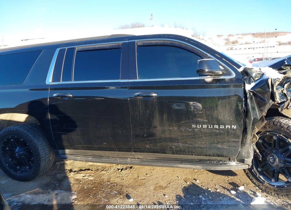 2020 CHEVROLET SUBURBAN 4WD LT VIN: 1GNSKHKC5LR304201