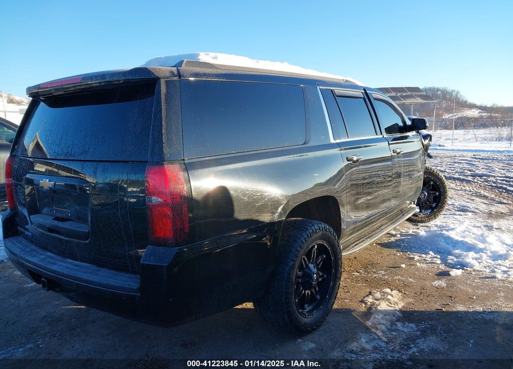 2020 CHEVROLET SUBURBAN 4WD LT VIN: 1GNSKHKC5LR304201