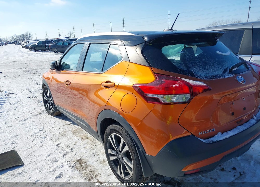 2019 NISSAN KICKS SR VIN: 3N1CP5CU5KL568631