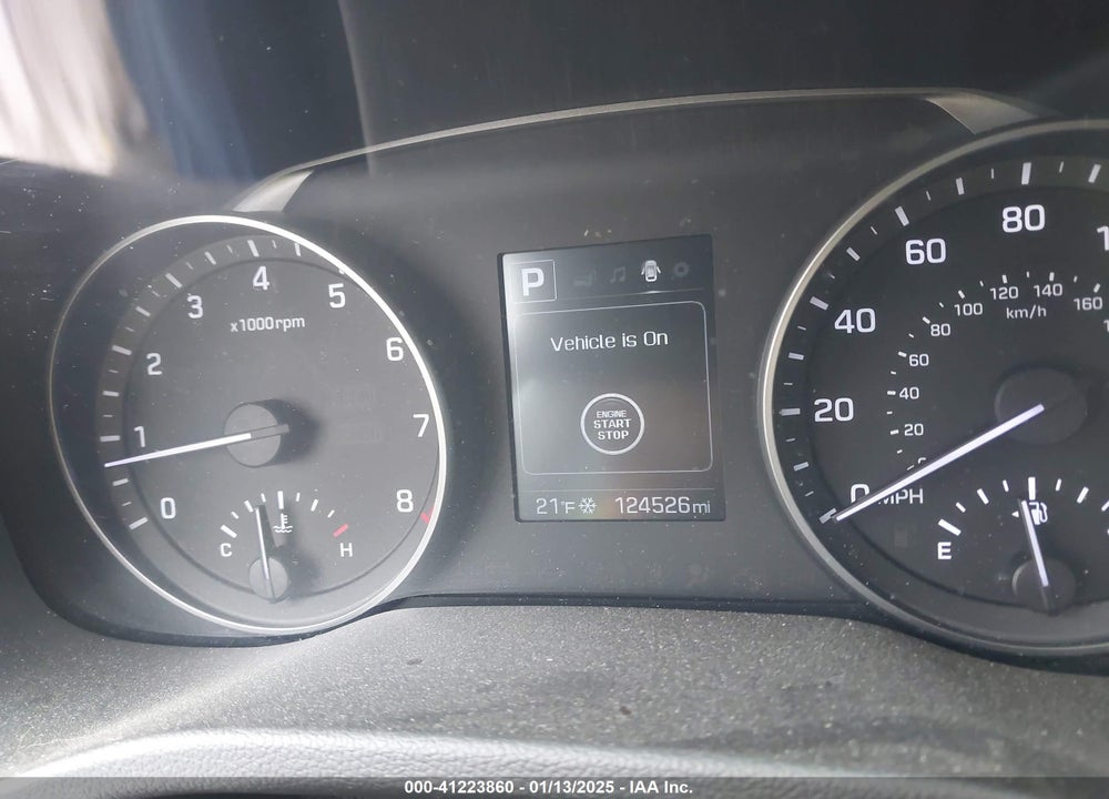 2017 HYUNDAI ELANTRA VIN: 5NPD84LF9HH194124
