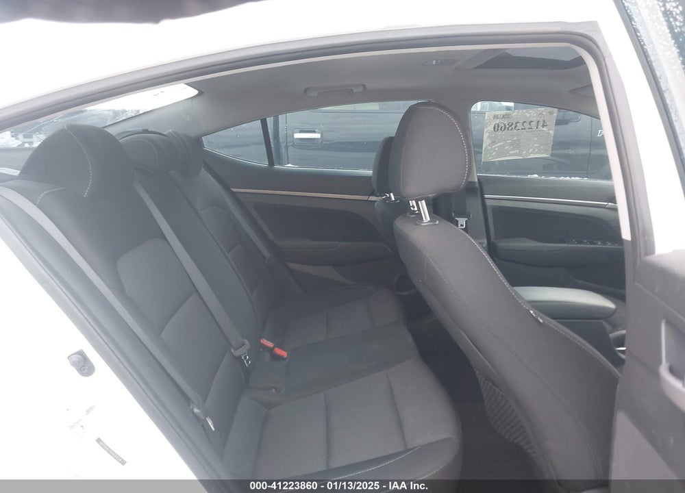 2017 HYUNDAI ELANTRA VIN: 5NPD84LF9HH194124
