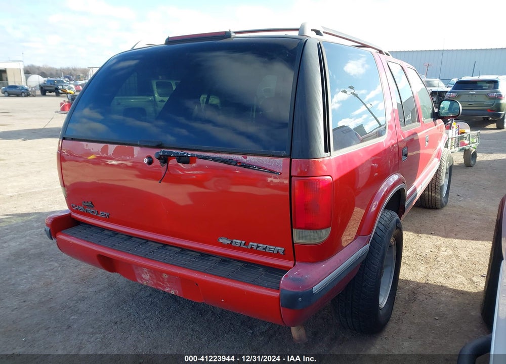 1995 CHEVROLET BLAZER VIN: 1GNDT13W8S2100778