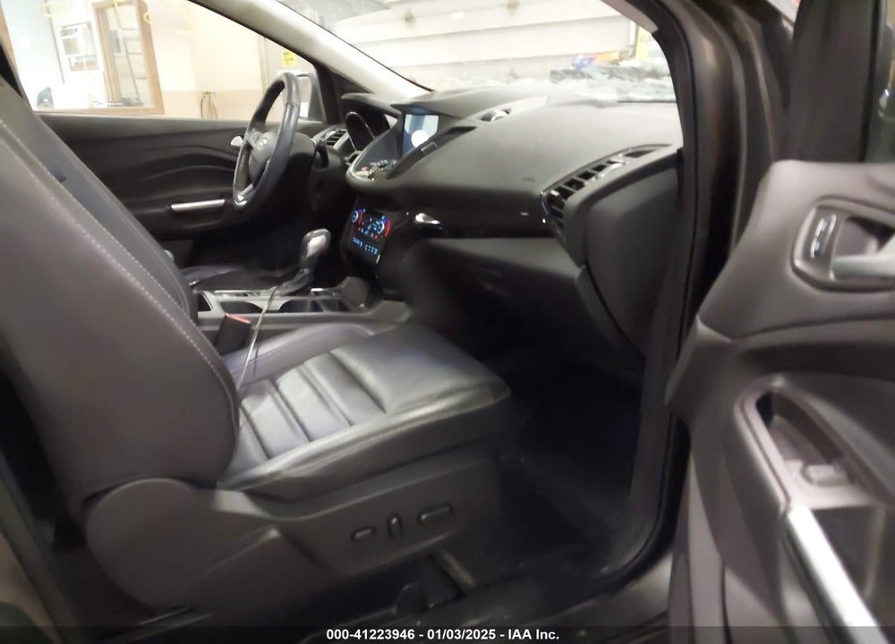 2019 FORD ESCAPE TITANIUM VIN: 1FMCU9J95KUA81779