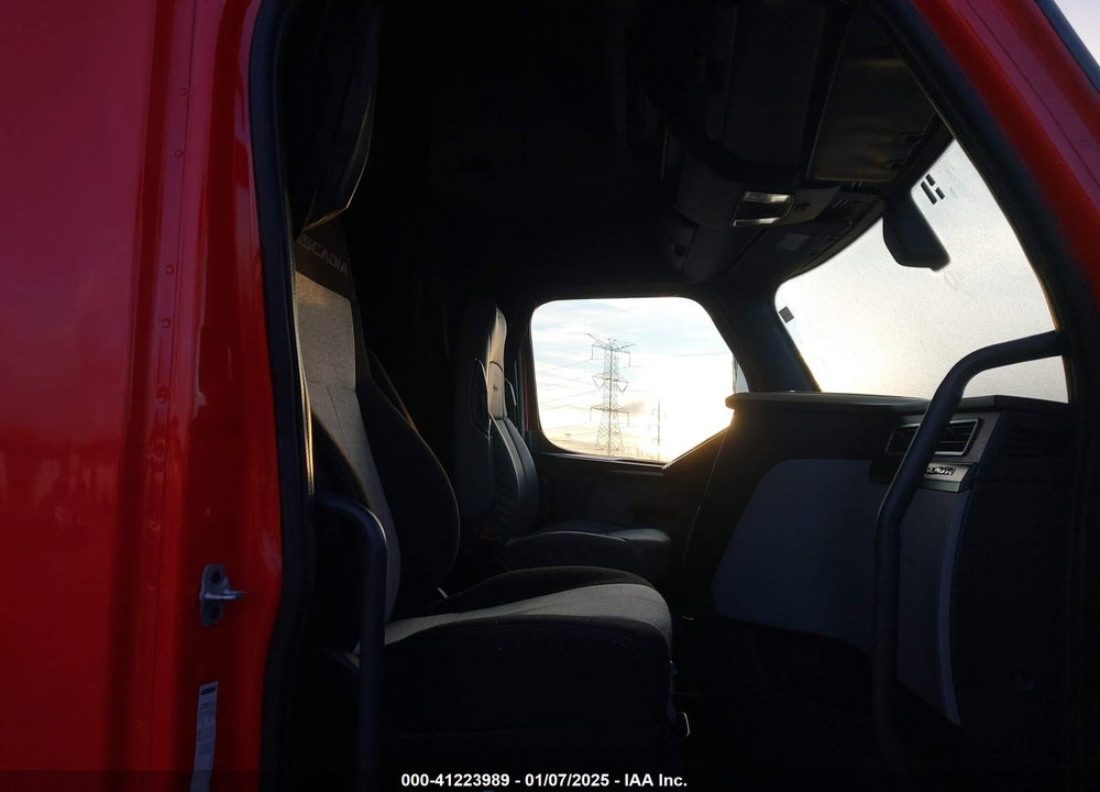 2018 FREIGHTLINER NEW CASCADIA 126 VIN: 3AKGHHDR4JSHJ0713