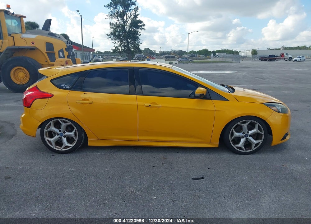 2013 FORD FOCUS ST VIN: 1FADP3L94DL127028
