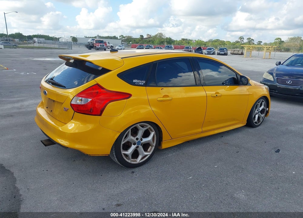 2013 FORD FOCUS ST VIN: 1FADP3L94DL127028