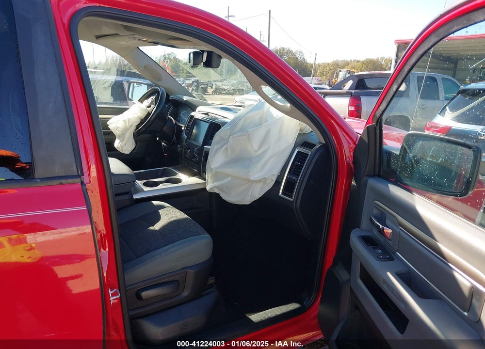 2016 RAM 1500 VIN: 3C6RR6LT6GG292403
