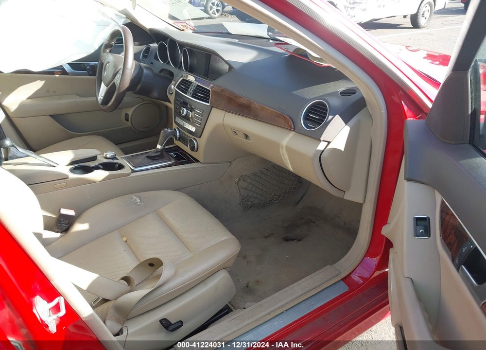 2014 MERCEDES-BENZ C VIN: WDDGF4HB5EA954308