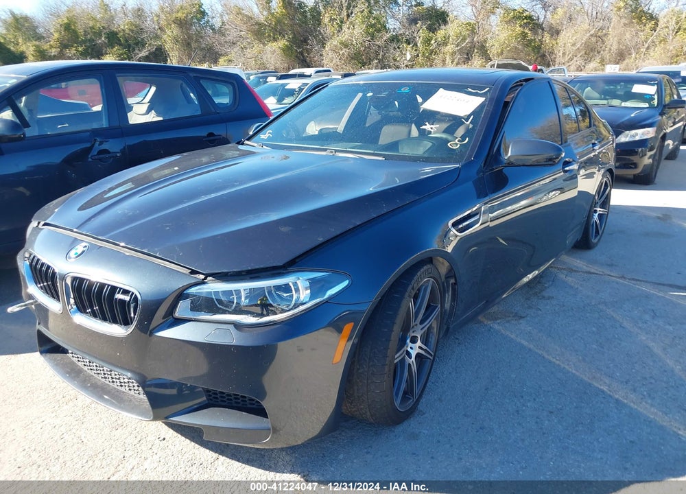 2014 BMW M5 VIN: WBSFV9C55ED593211