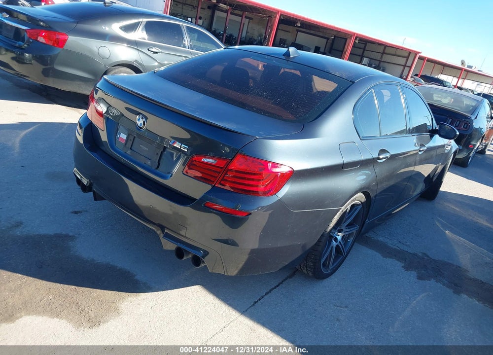 2014 BMW M5 VIN: WBSFV9C55ED593211