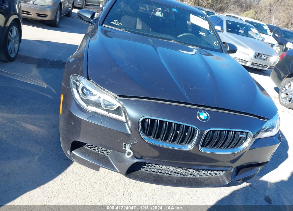 2014 BMW M5 VIN: WBSFV9C55ED593211