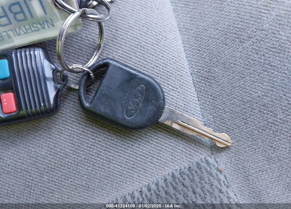 2004 FORD TAURUS SE VIN: 1FAFP53224G197451