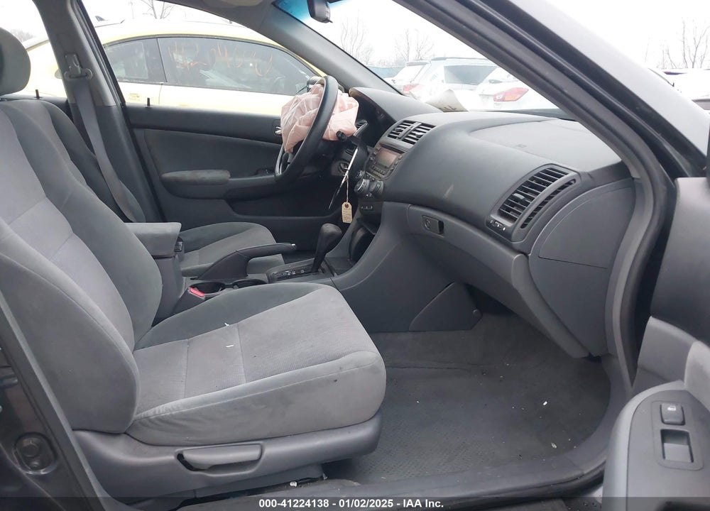 2004 HONDA ACCORD 2.4 LX VIN: 1HGCM56364A092698