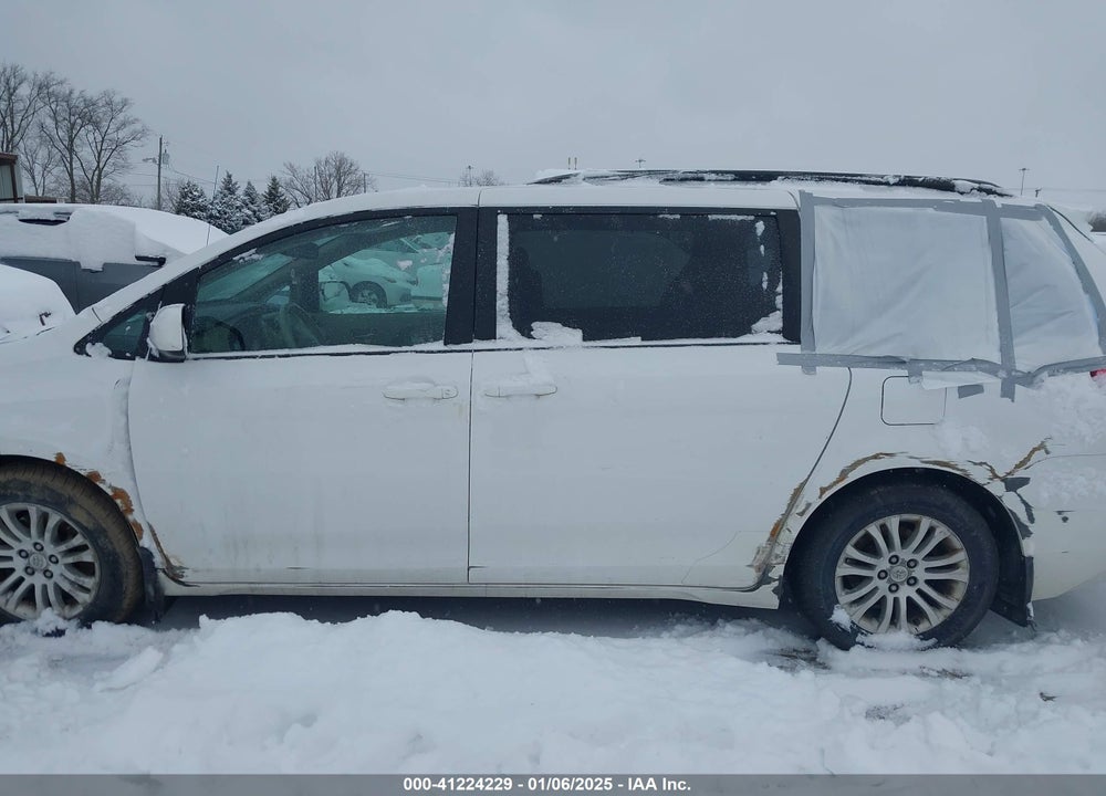 2012 TOYOTA SIENNA XLE V6 8 PASSENGER VIN: 5TDYK3DC5CS267459