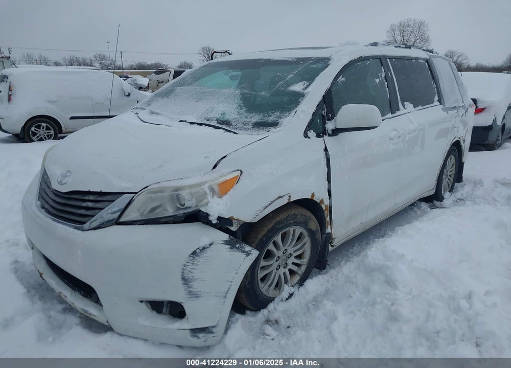2012 TOYOTA SIENNA XLE V6 8 PASSENGER VIN: 5TDYK3DC5CS267459