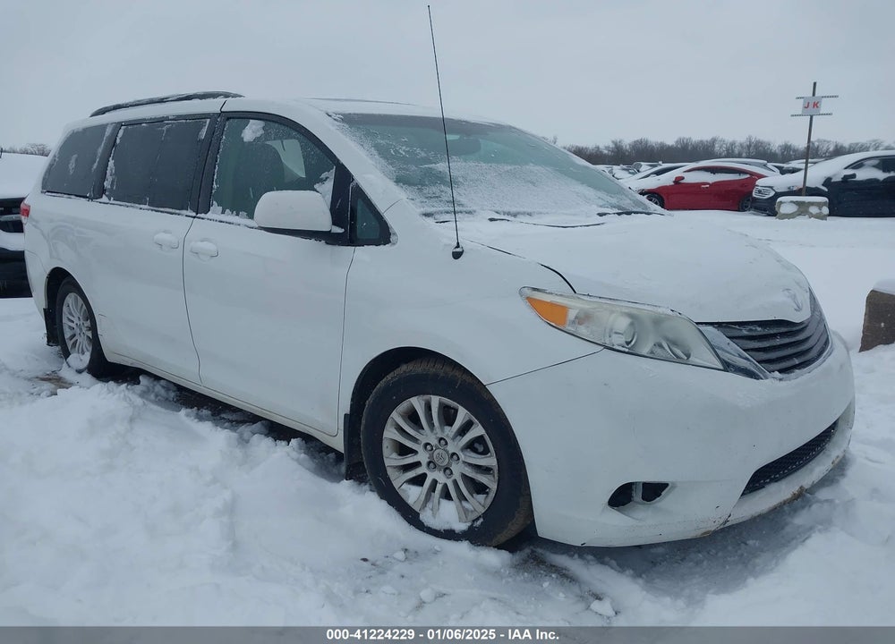 2012 TOYOTA SIENNA XLE V6 8 PASSENGER VIN: 5TDYK3DC5CS267459