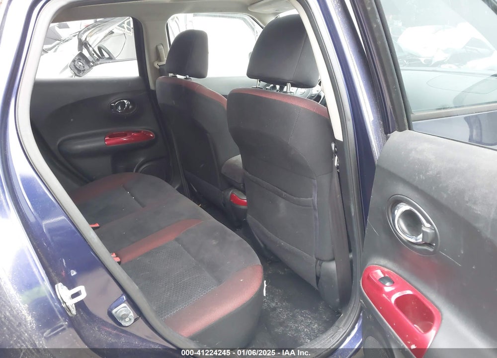 2015 NISSAN JUKE SV VIN: JN8AF5MV4FT558788