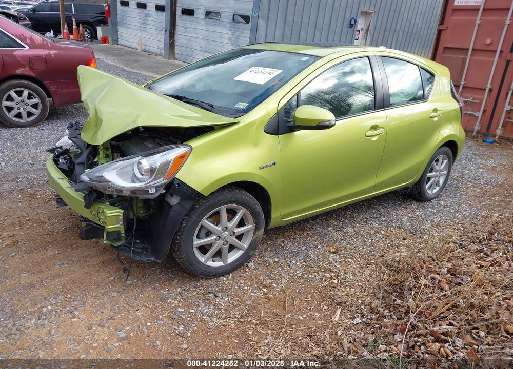 2015 TOYOTA PRIUS C VIN: JTDKDTB38F1114272