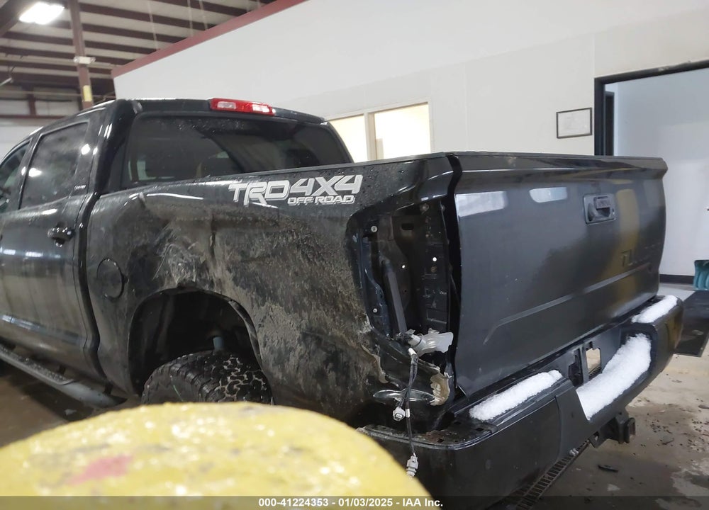 2015 TOYOTA TUNDRA LIMITED 5.7L V8 VIN: 5TFHW5F13FX450482