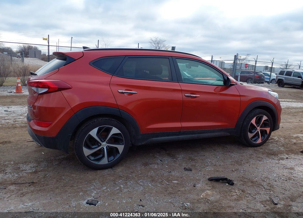2016 HYUNDAI TUCSON LIMITED VIN: KM8J3CA20GU146409