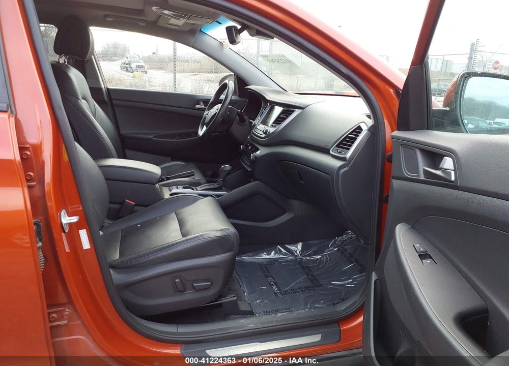 2016 HYUNDAI TUCSON LIMITED VIN: KM8J3CA20GU146409