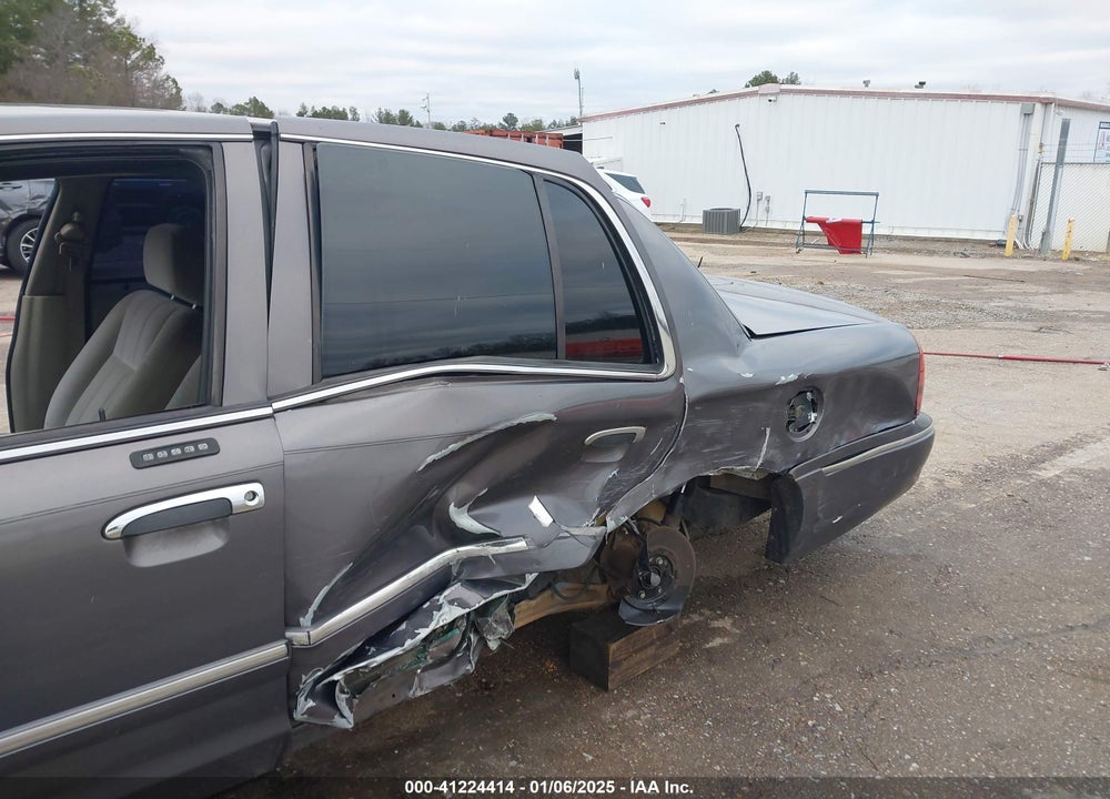 2007 MERCURY GRAND MARQUIS GS VIN: 2MEFM74V27X610179