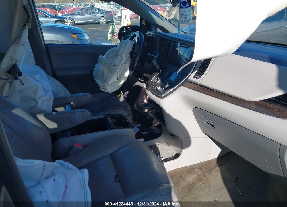 2017 TOYOTA SIENNA XLE 7 PASSENGER VIN: 5TDDZ3DC1HS178957