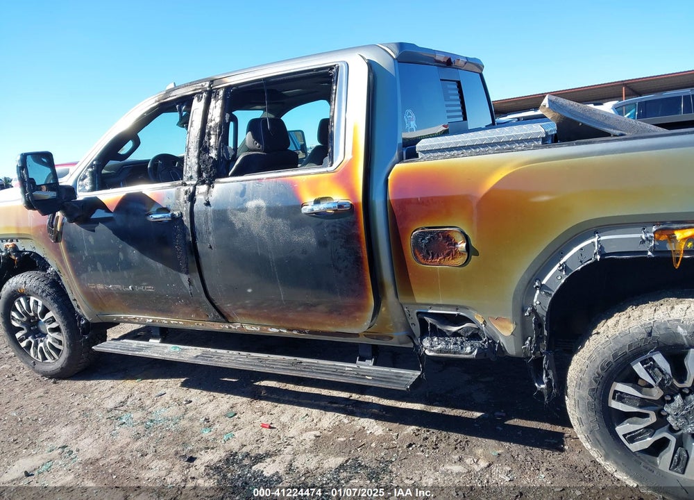 2024 GMC SIERRA 2500HD 4WD  STANDARD BED DENALI ULTIMATE VIN: 1GT49XEY4RF232058