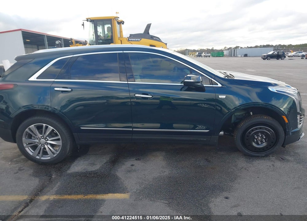 2024 CADILLAC XT5 FWD PREMIUM LUXURY VIN: 1GYKNCR45RZ733939