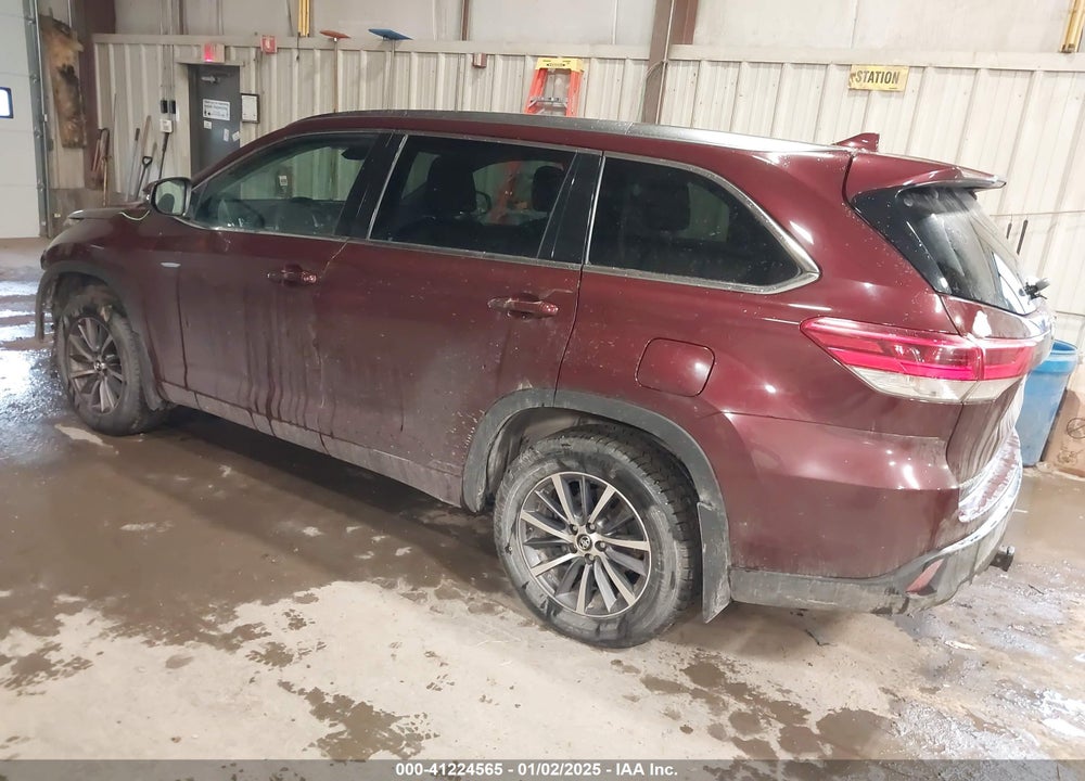 2018 TOYOTA HIGHLANDER XLE VIN: 5TDJZRFH6JS867817