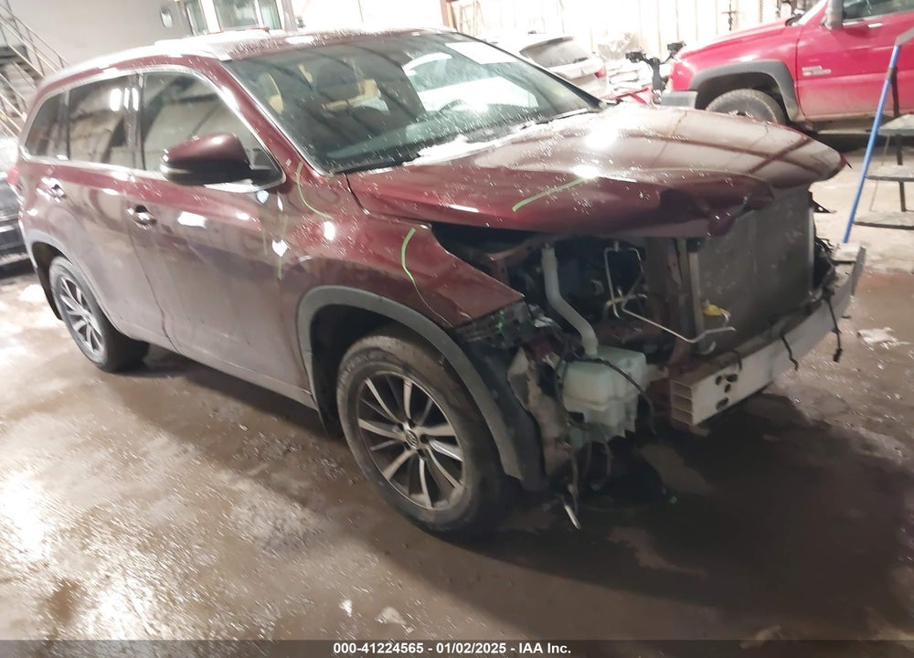 2018 TOYOTA HIGHLANDER XLE VIN: 5TDJZRFH6JS867817