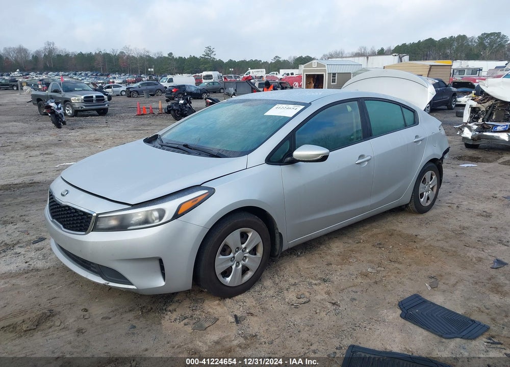 2017 KIA FORTE VIN: 3KPFK4A70HE146781