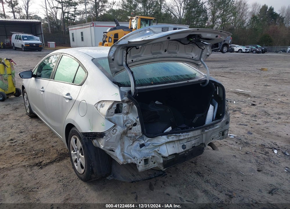2017 KIA FORTE VIN: 3KPFK4A70HE146781