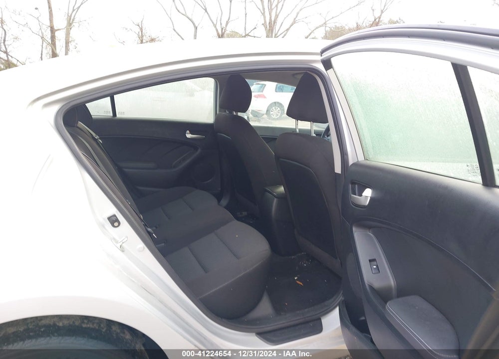 2017 KIA FORTE VIN: 3KPFK4A70HE146781
