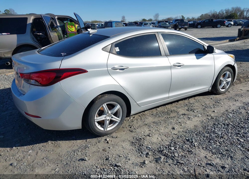 2016 HYUNDAI ELANTRA SE VIN: 5NPDH4AE4GH720720