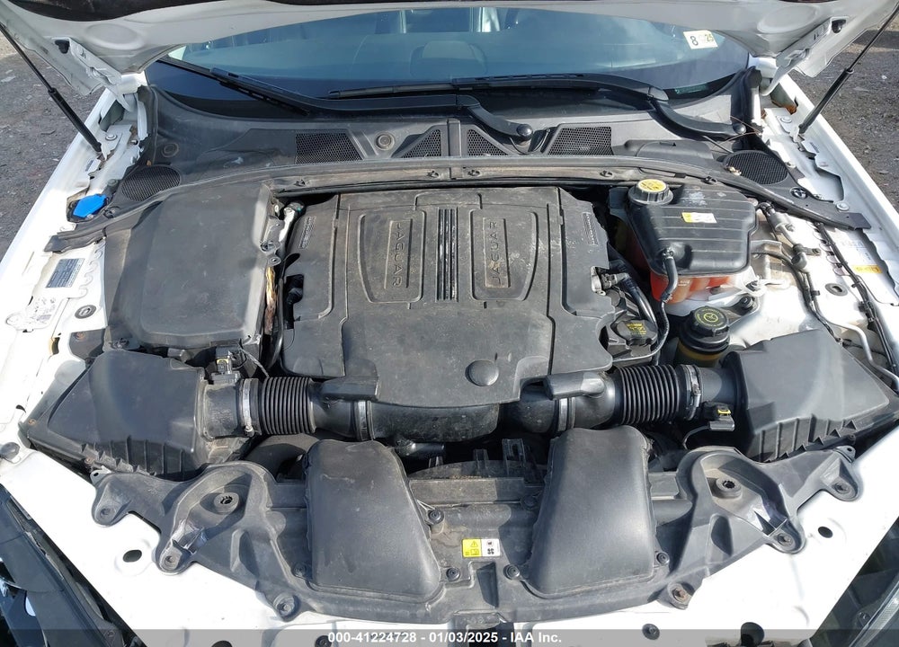 2015 JAGUAR XF VIN: SAJWA0JH8FMU68816