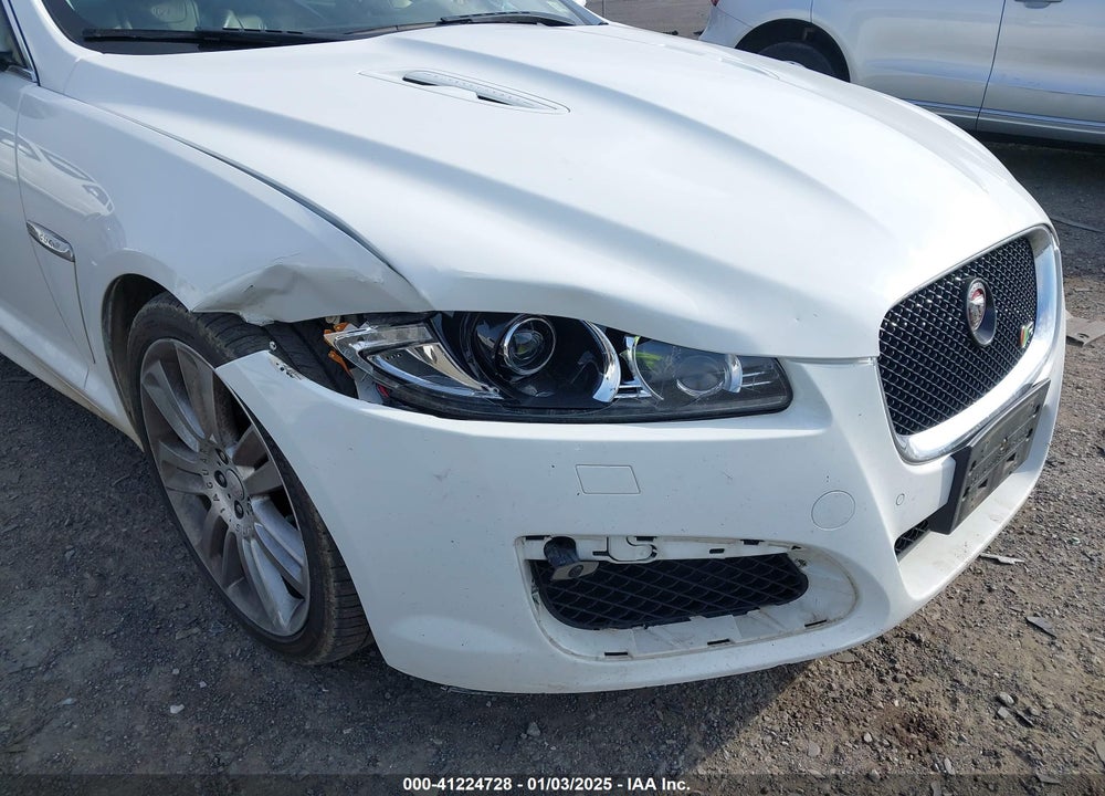 2015 JAGUAR XF VIN: SAJWA0JH8FMU68816