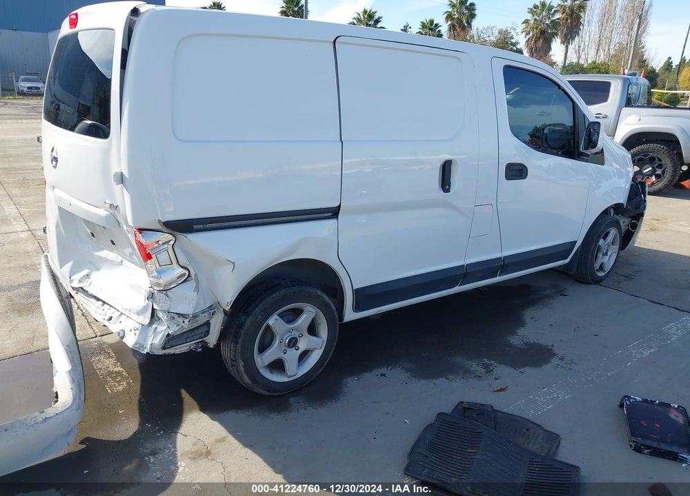 2015 NISSAN NV200 SV VIN: 3N6CM0KN7FK704995