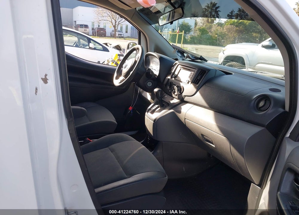2015 NISSAN NV200 SV VIN: 3N6CM0KN7FK704995