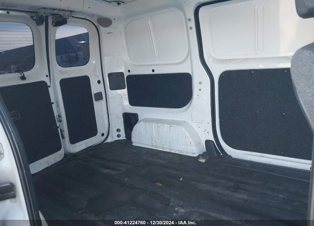 2015 NISSAN NV200 SV VIN: 3N6CM0KN7FK704995