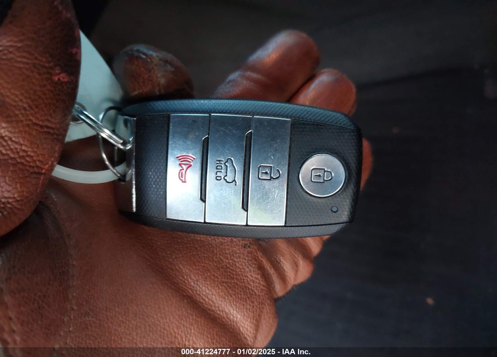 2020 KIA SORENTO 3.3L S VIN: 5XYPGDA55LG694789