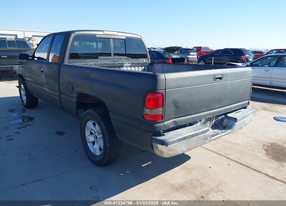 2000 DODGE RAM 1500 ST VIN: 3B7HC13YXYM209837